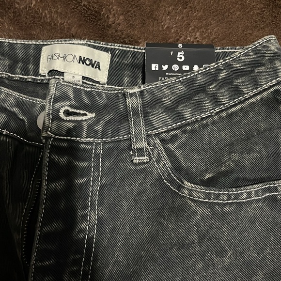 11 Pockets - Picture 4 of 5